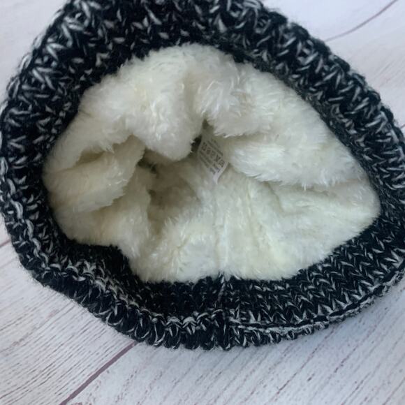 Kids Black and White Stocking Hat with Pom Folded Cuff Fleece Interior Small - Picture 7 of 11